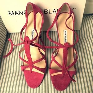 Size 9 Manolo Blahnik Strappy shoes